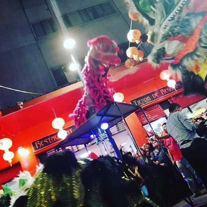 DANZA DE LEONES Y DRAGON CHINOS